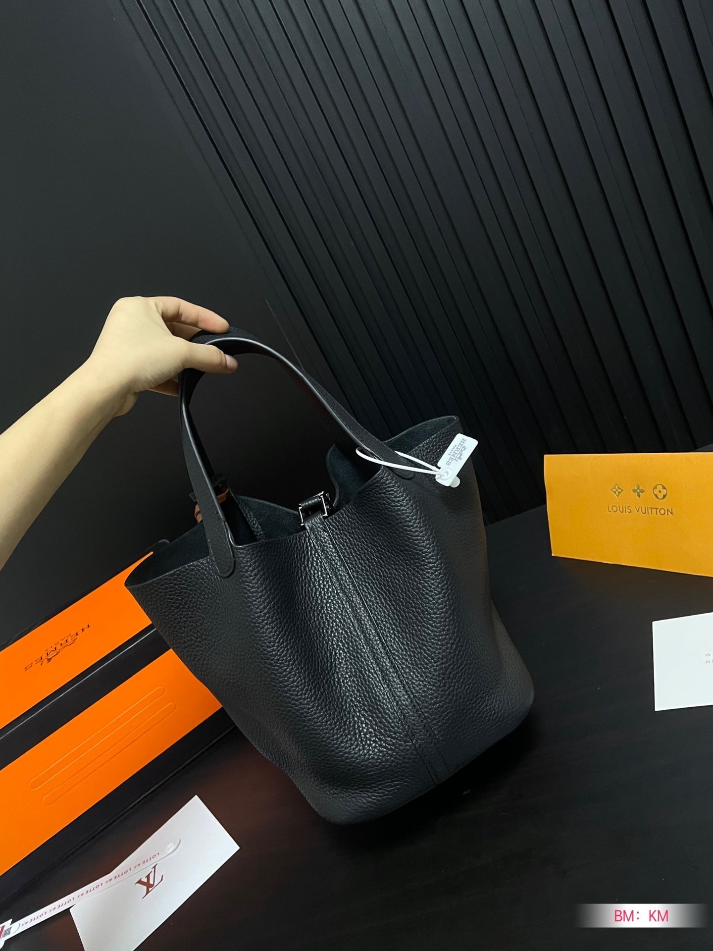 HE* cowhide vegetable basket